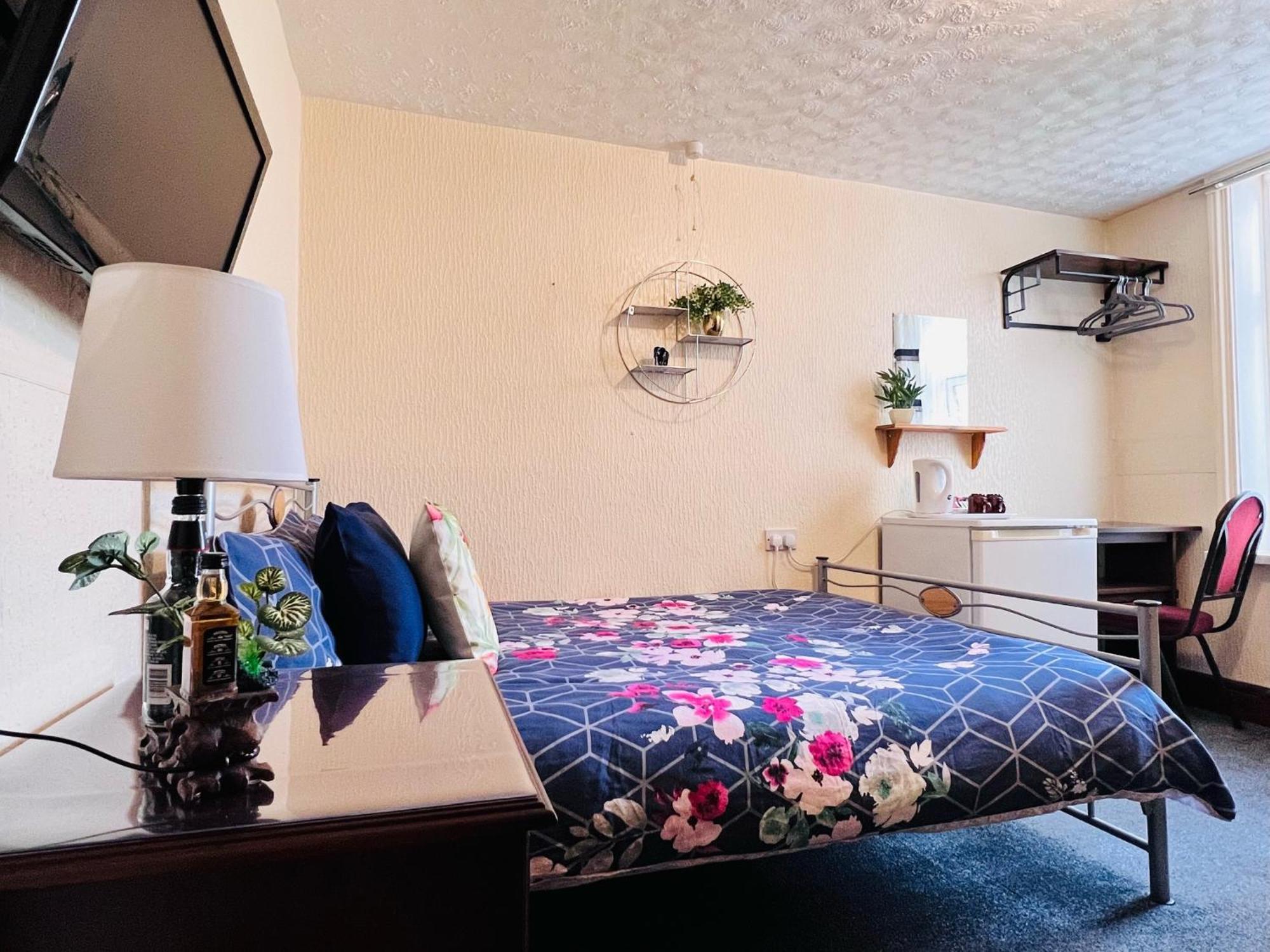 Galaxy Hotel 黑潭 外观 照片