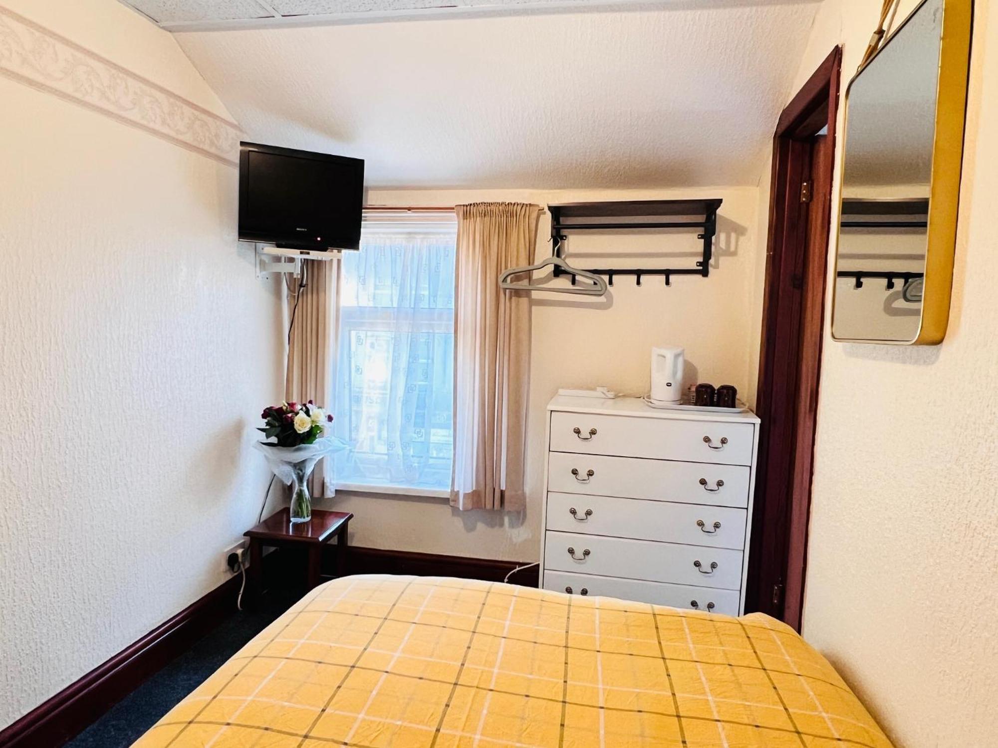 Galaxy Hotel 黑潭 外观 照片